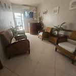 לינה וארוחת בוקר Romeu