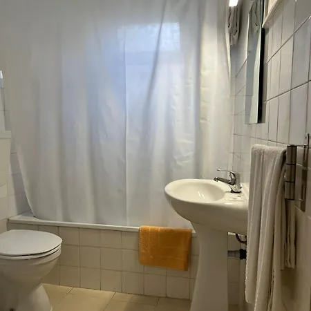 Romeu Bed & Breakfast Quarteira