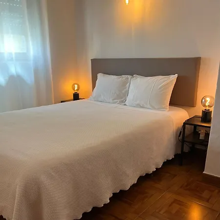 Alojamento de Acomodação e Pequeno-almoço Romeu Quarteira